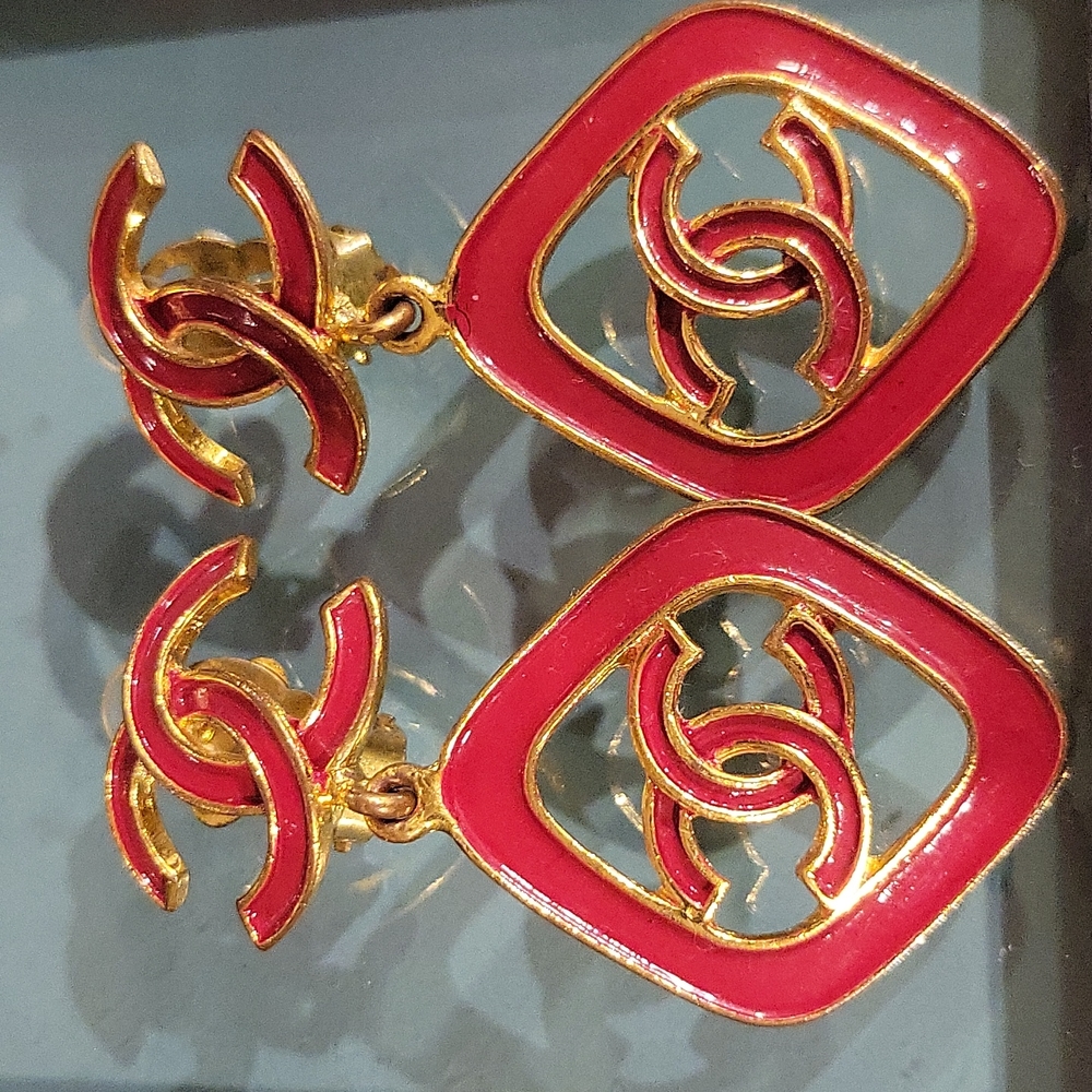 🛑 SOLD Chanel Red enamel earrings
